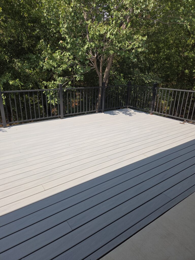 Trex Lineage Rainer Decking in Yukon